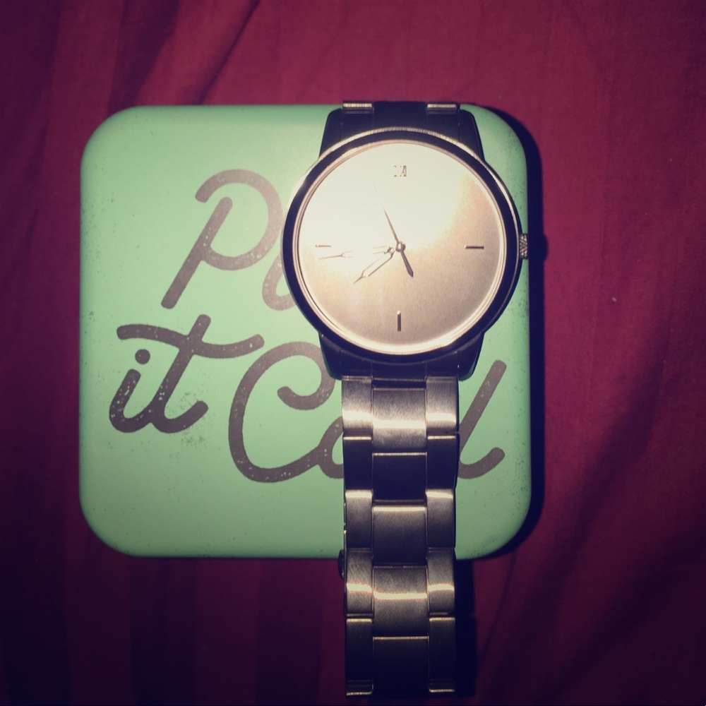 Fossil 44mm minimalist stainless watch with box.